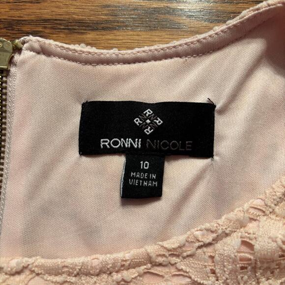 Ronni Nicole 3/4 Bell Sleeve Pink Lace Knee Length Dress Size 10 - Picture 4 of 11